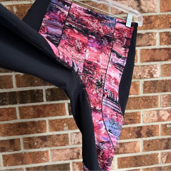 Lululemon   * Sweat & Repeat Tight *28" Black / Dahlia scape Multi EUC  6 - Picture 11 of 16
